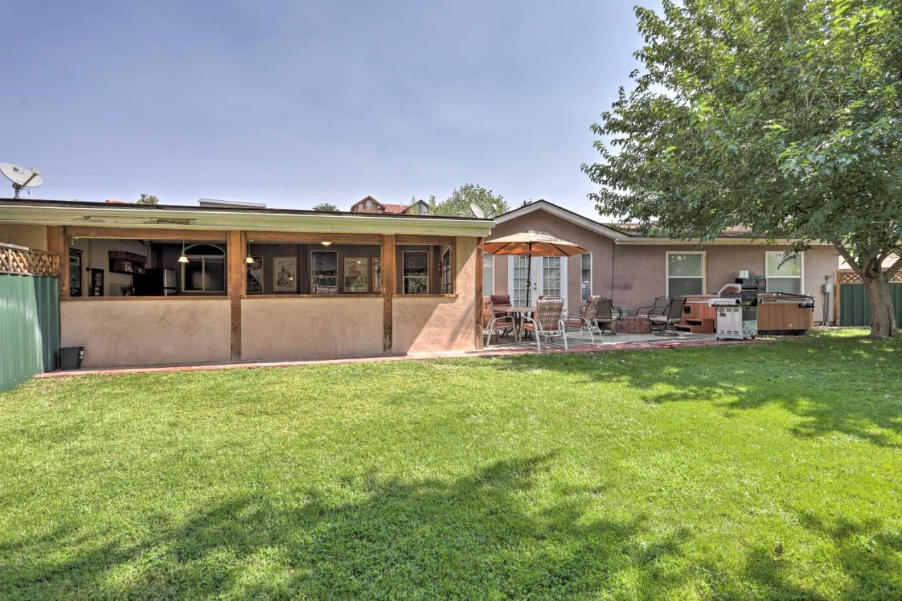 Red Rock Rambler Moab Home With Hot Tub And Views! Exterior photo